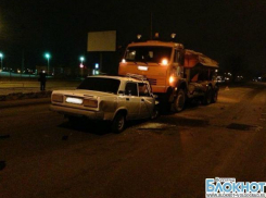 Ростовчанин пострадал во время столкновения ВАЗа и снегоуборочной машины в Волгограде