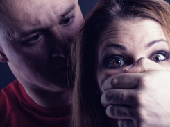 Муж идет под суд за изнасилование матери своих семерых детей под Волгоградом