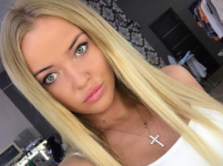 Танцовщица приватных танцев из «Дома-2» надругалась над военным мемориалом под Волгоградом