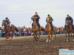 Волгоградская команда завоевала кубок губернатора на казачьих скачках