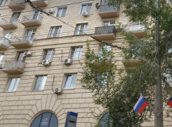 Разруха в Волгограде дошла до центра: дом-памятник под угрозой обвала