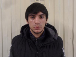 Жителей Волгограда просят помочь в розыске преступника