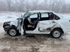 Погибла женщина и пятеро пострадали: ДТП в Волгоградской области за сутки