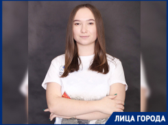 – На 9 мая волонтеру чуть не сломали руку, – волонтер Победы из Волгограда Лидия Осокина