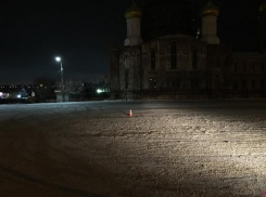 В Волгограде иномарка сбила на пешеходном переходе 19-летнюю девушку и скрылась 