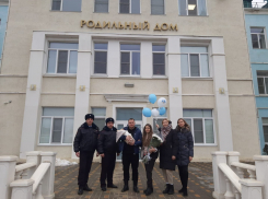 Полицейские роды благополучно закончились для волгоградки с сыном