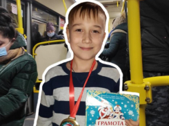 Кондуктор выкинула на мороз 12-летнего школьника из-за просроченного проездного: в Волгограде «забили» на закон
