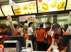 Суд закрыл в Волгограде Макдональдс на 2 месяца