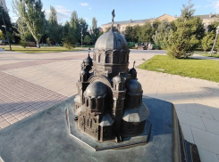 Дерзкие вандалы устроили новую атаку на православные кресты в центре Волгограда