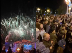 Фейерверком завершился концерт Преснякова на День Волгограда: видео 