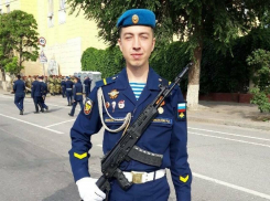 Орден Мужества передали родным погибшего в ходе спецоперации Романа Филатова из Камышина