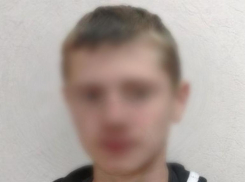 Мама и папа умерли: 17-летнему подростку из Волгоградской области ищут родителей 