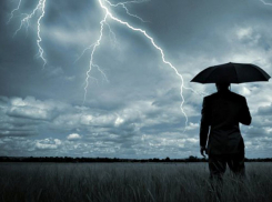 Последний рабочий день «порадует» волгоградцев грозами и похолоданием до +7ºС