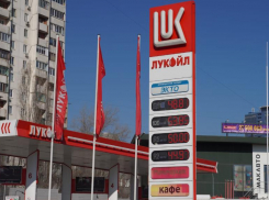 В Волгограде продолжает дорожать 95-й бензин