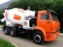 Ломать не строить: За промах водителя бетономешалки волгоградской стройфирме придется раскошелиться