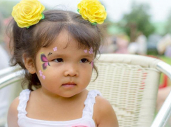 Трехлетняя Дарина из Волжского переживает по 15 приступов эпилепсии в день 