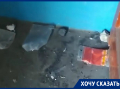  «Убираюсь сама»: больше месяца волгоградка не может добиться от УК «МУК г. Волгограда» дезинфекции подъезда