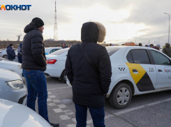 «Яндекс» повысил зарплату волгоградским таксистам на 6 рублей