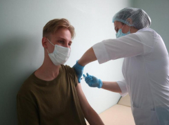 Волгоградка рассказала о бардаке в пункте вакцинации ТРЦ «Пирамида»