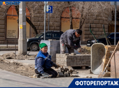 Плитка просела в центре Волгограда за сутки до завершения реконструкции за 74 млн 