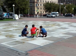 В 40-градусную жару волгоградцы разыскивают по городу работающий фонтан