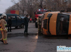 Маршрутка перевернулась в Волгограде. Видео