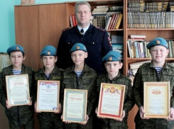 В Волжском 11-летние кадеты бросились на 37-летнего преступника