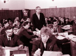 Аппетит приходит во время еды: как менялись условия работы депутатов Волгоградской облдумы