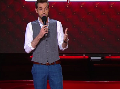 В эфире Comedy Club волгоградец Андрей Бебуришвили рассказал об откровенных танцах московских выпускниц