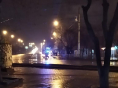 Павильон с сухофруктами загорелся рядом с остановкой «Юбилейный» в Волгограде