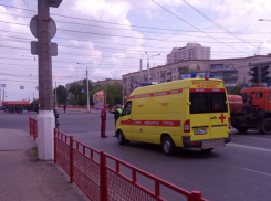 «Волгоградская неотложка» едва пробилась к месту вызова из-за перекрытия дороги