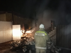 Под Волгоградом 45-летний мужчина погиб в ночном пожаре