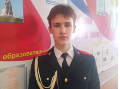 Сам оказался по горло в воде: урюпинский кадет спас провалившегося под лед школьника