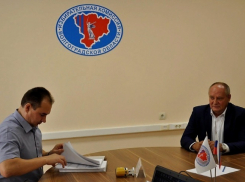 Третий кандидат в губернаторы Волгоградской области прошел муниципальный фильтр