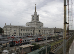 Житель Петербурга в Волгограде грабил продавцов павильонов и собирал на билет