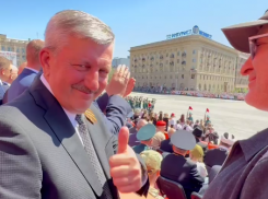Улыбчивый мэр Марченко засветился в соцсетях лидера «Хора Турецкого»