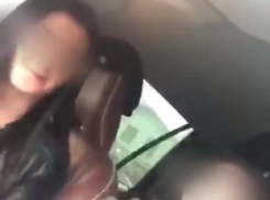 Пьяная волгоградка за рулем иномарки поинтересовалась на видео, «как бы не умереть» 