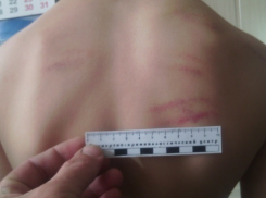 В Волгограде директор детсада избивала трубой 3 приемных детей