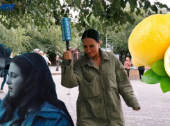 Пить лимон и смотреть «Сумерки»: волгоградцы на видео назвали секреты спасения от осенней хандры