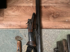 Силовики накрыли рецидивиста с арсеналом боевого оружия под Волгоградом