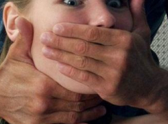 Под Волгоградом отчим надругался над 15-летней падчерицей 