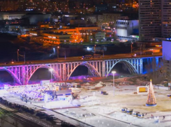 Сверкающую огнями пойму реки Царицы показали с высоты