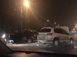 Очевидцы сняли на видео страшное ДТП в Советском районе Волгограда