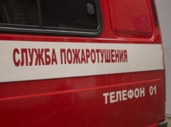  «Газель» и летняя кухня с баней выгорели дотла в Волжском