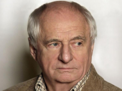 Волгоградцы выражают слова скорби в связи со смертью Марка Захарова 