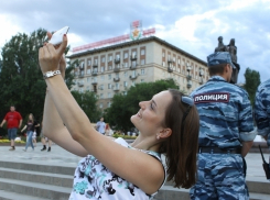 Полицейские Волгограда научили молодежь делать селфи правильно
