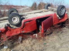 Пять человек пострадали в перевернувшихся «Жигулях» под Волгоградом