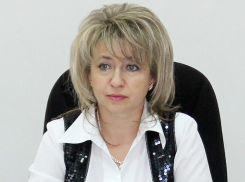 Красавица-депутат, она же  «единственный мужик в думе», отмечает свой день рождения