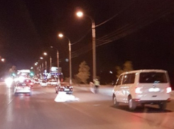 Совпадение или нет: в Волгограде на отрезке в 50 метров прокололи шины сразу с десяток машин