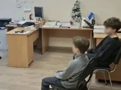 Родителей малолетних взрывателей петард на камеру подвергли унизительной процедуре в Волгограде